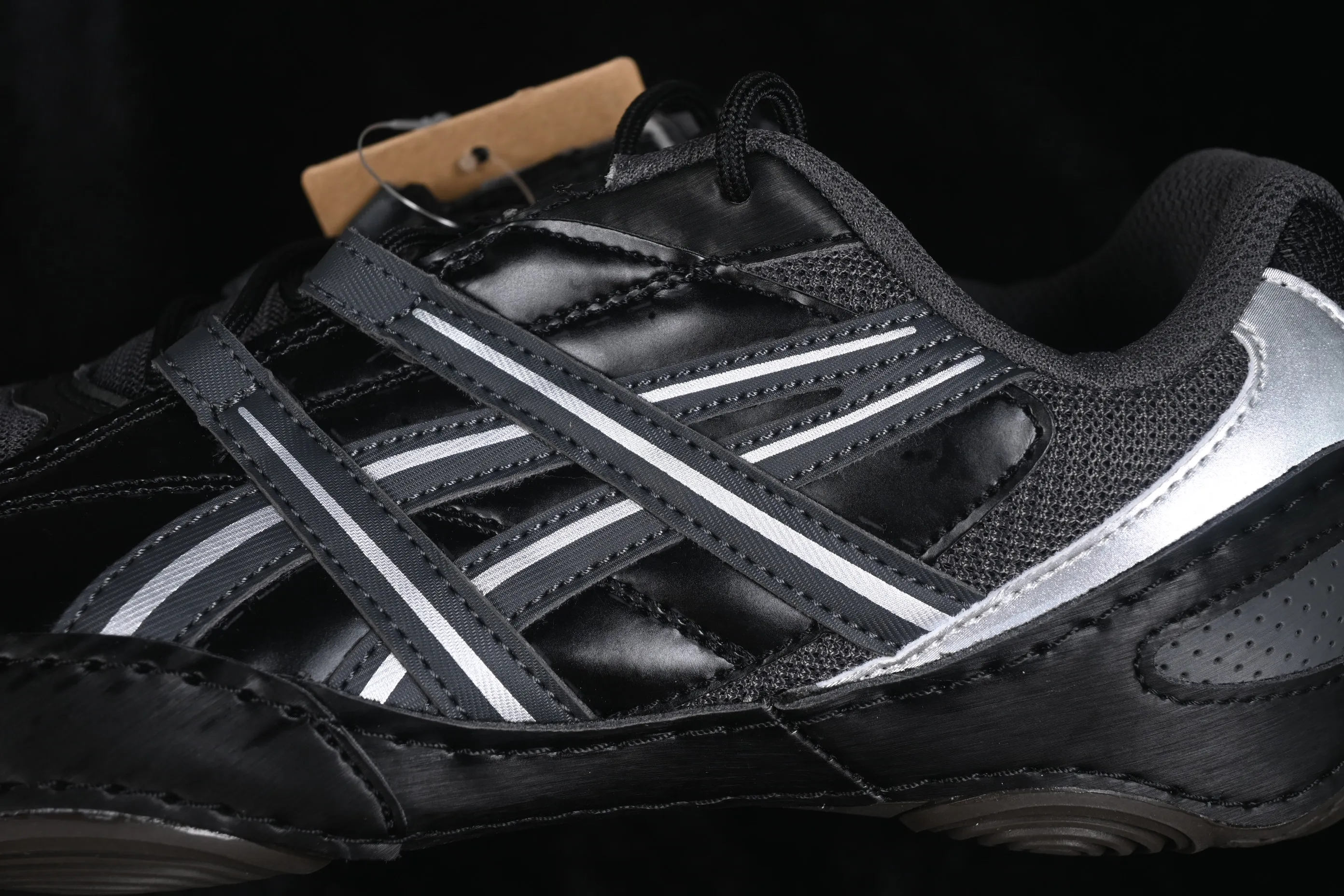 All categories Asics Asics series Asics Hypersync Asics Hypersync fashion retro breathable lightweight thin-soled moral training shoes 1203A879-021